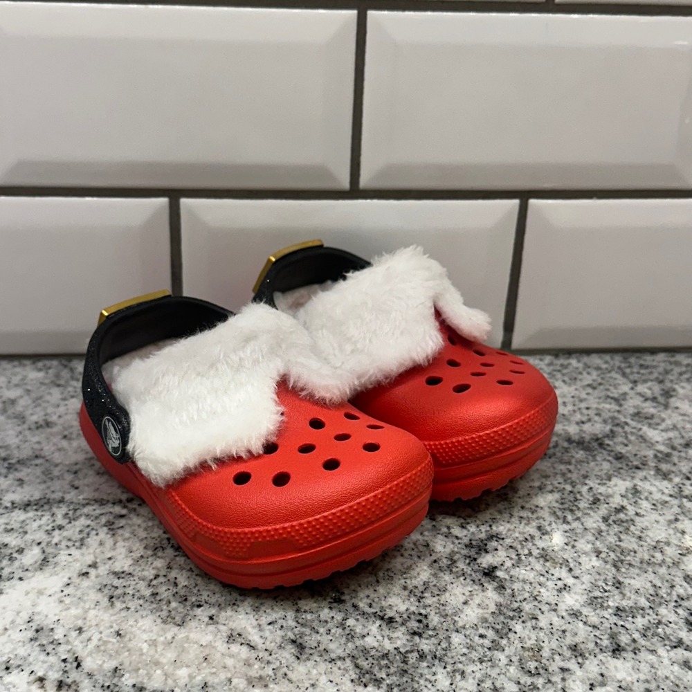 Crocs Kids C4 Classic Lined Clogs Red Santa Claus Holiday Festive Glitter Belt
